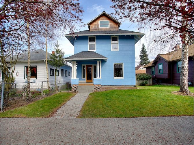 North Tacoma Foursquare for $260,000? YES PLEASE!